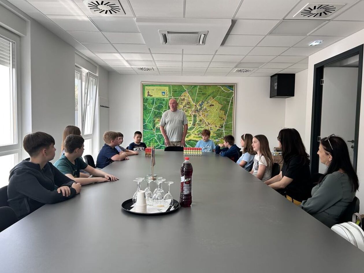 SELNICA Načelnik Vičević primio uspješne učenike i njihove mentore (4)