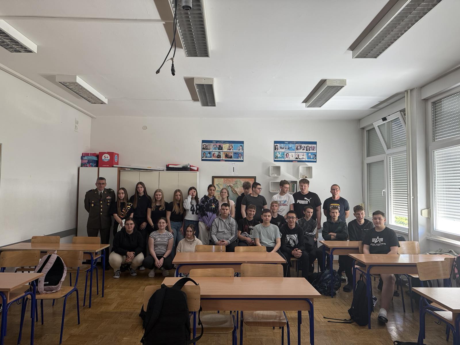 SELNICA Osmaši učili o ratu kroz osobno iskustvo branitelja (1) SELNICA Osmaši učili o ratu kroz osobno iskustvo branitelja (1)