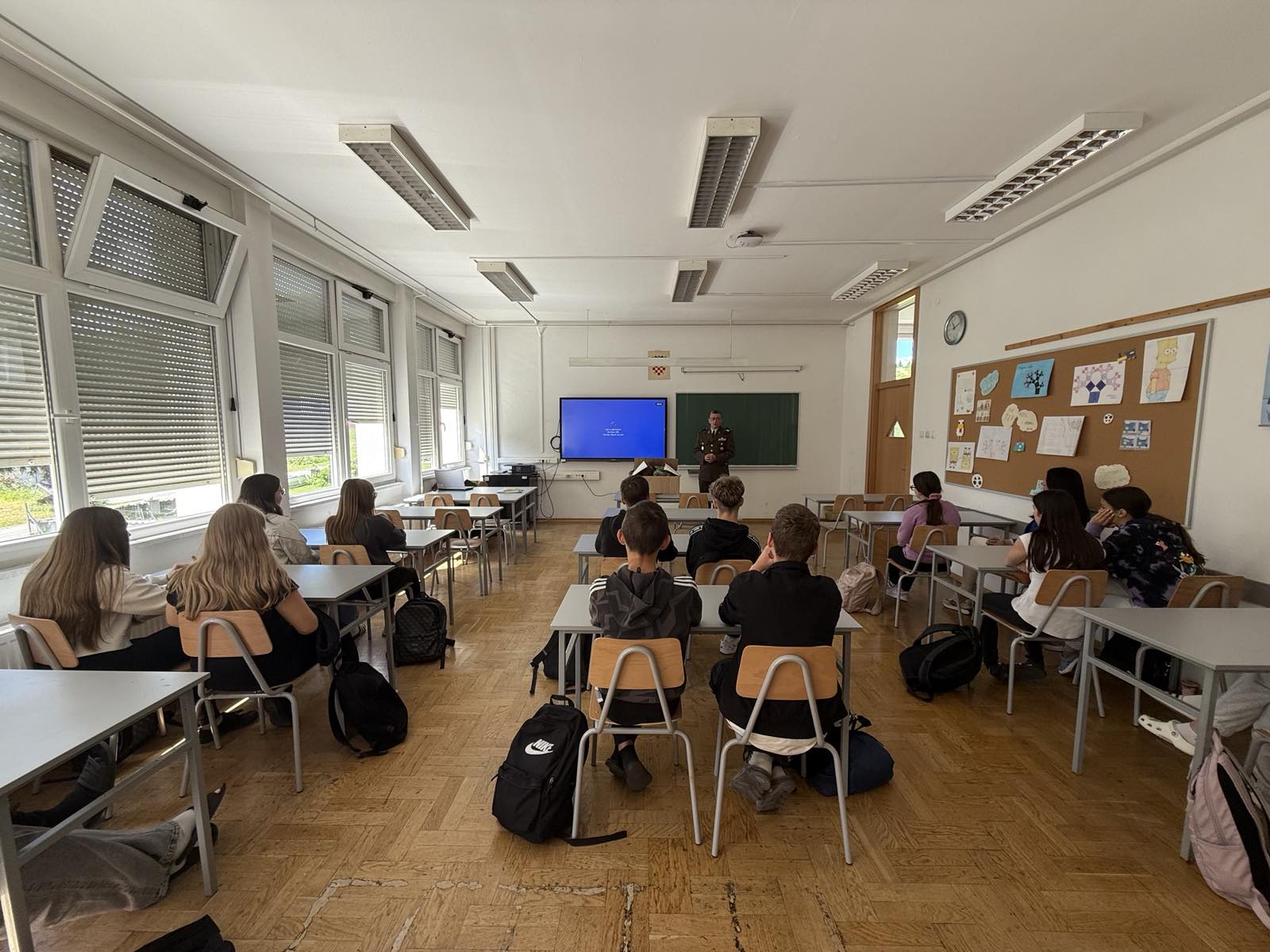 SELNICA Osmaši učili o ratu kroz osobno iskustvo branitelja (2) SELNICA Osmaši učili o ratu kroz osobno iskustvo branitelja (2)