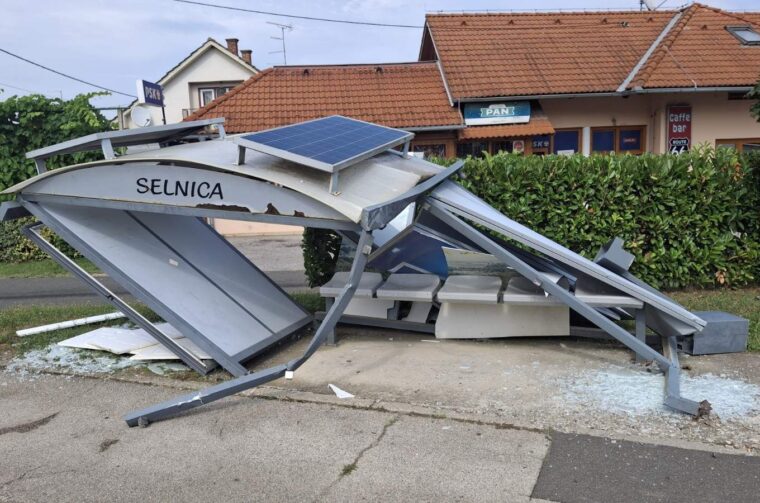 SELNICA Šleper srušio autobusnu kućicu pa pobjegao, policija ga brzo zaustavila (1)