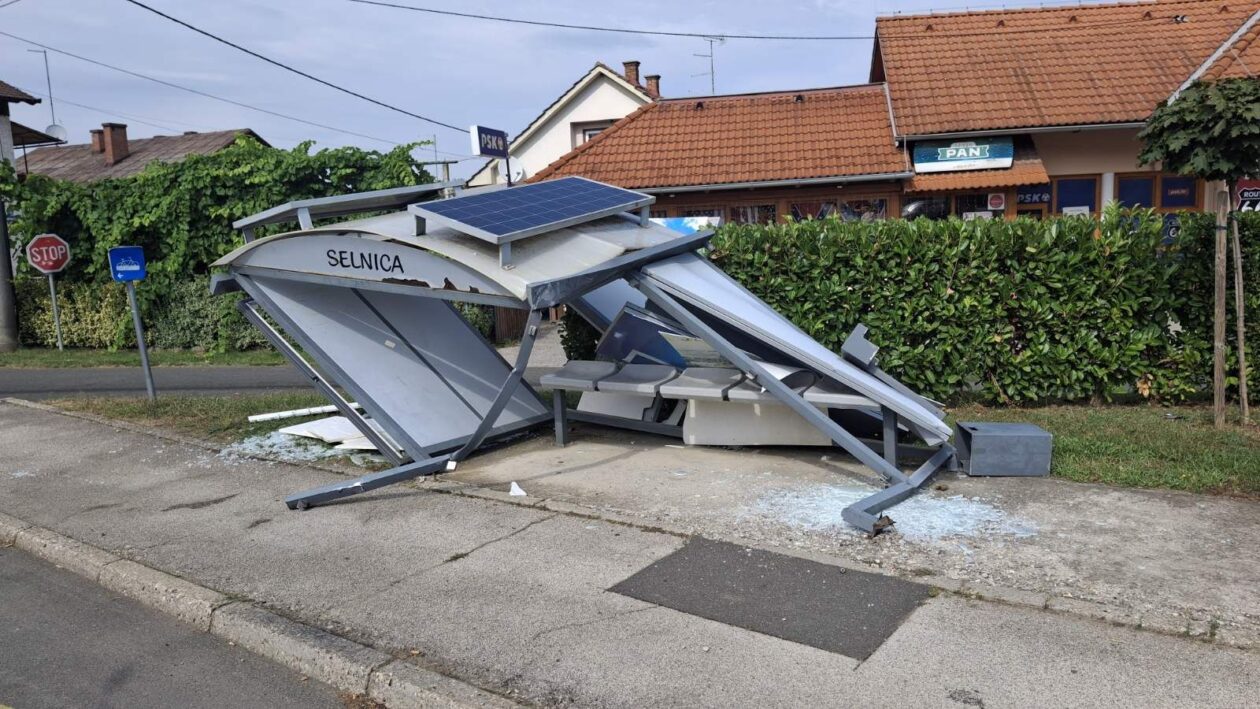 SELNICA Šleper srušio autobusnu kućicu pa pobjegao, policija ga brzo zaustavila (3)