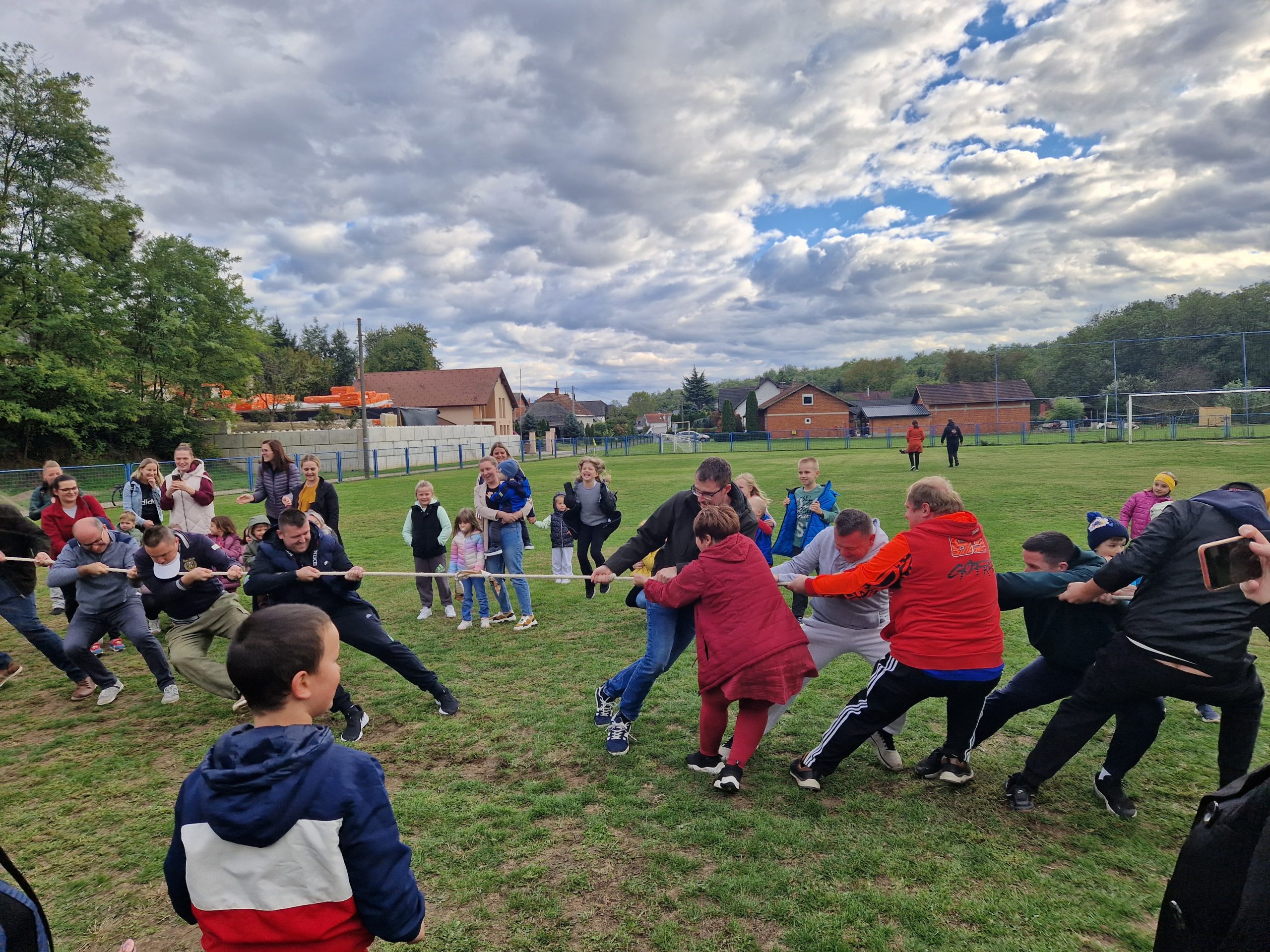 ŠENKOVEC Djeca iz vrtića Vrapčić slavila dolazak jeseni uz igre i kestene (2) ŠENKOVEC Djeca iz vrtića Vrapčić slavila dolazak jeseni uz igre i kestene (2)