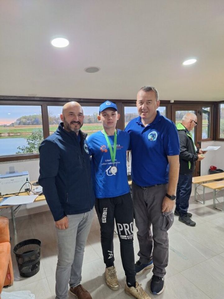 ŠESTO KOLO Završila Liga mladeži u ribolovu udicom na plovak za 2025. godinu (15) ŠESTO KOLO Završila Liga mladeži u ribolovu udicom na plovak za 2025. godinu (15)