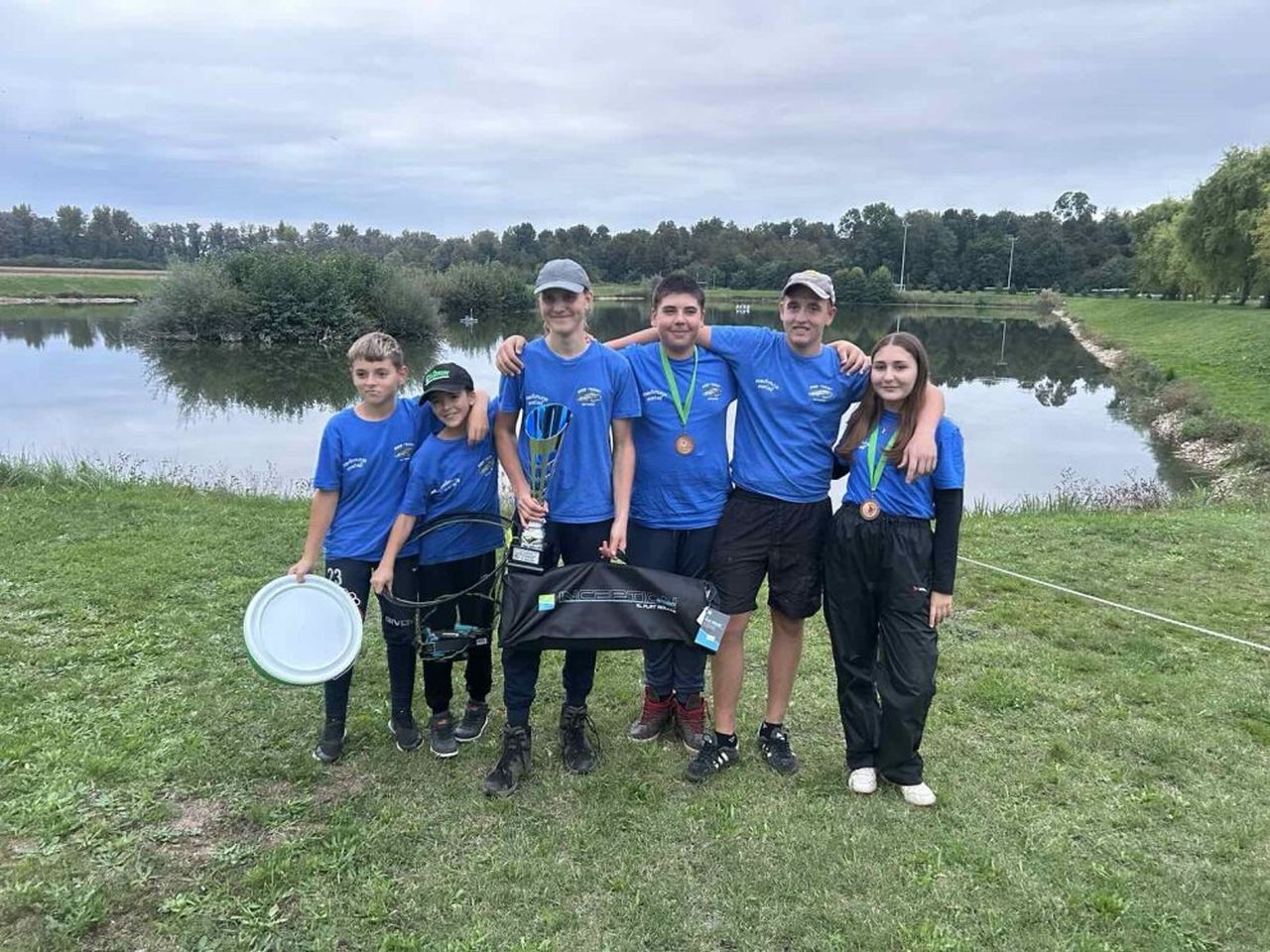 ŠESTO KOLO Završila Liga mladeži u ribolovu udicom na plovak za 2025. godinu (20) ŠESTO KOLO Završila Liga mladeži u ribolovu udicom na plovak za 2025. godinu (20)