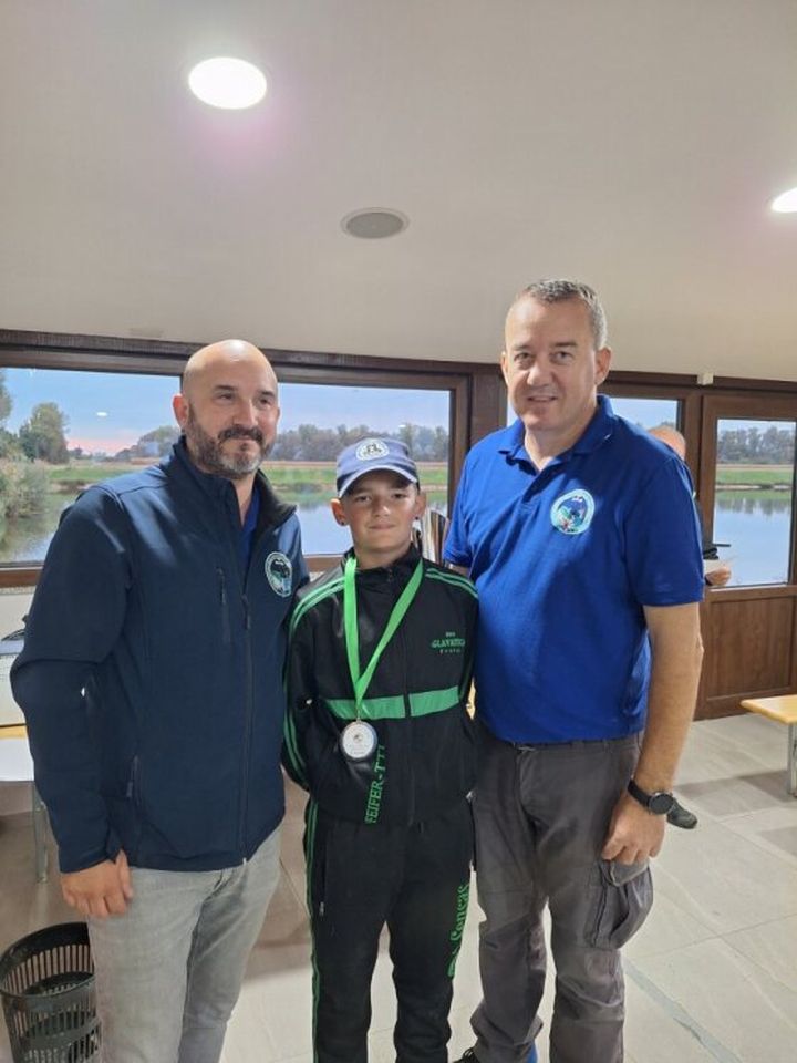 ŠESTO KOLO Završila Liga mladeži u ribolovu udicom na plovak za 2025. godinu (5) ŠESTO KOLO Završila Liga mladeži u ribolovu udicom na plovak za 2025. godinu (5)