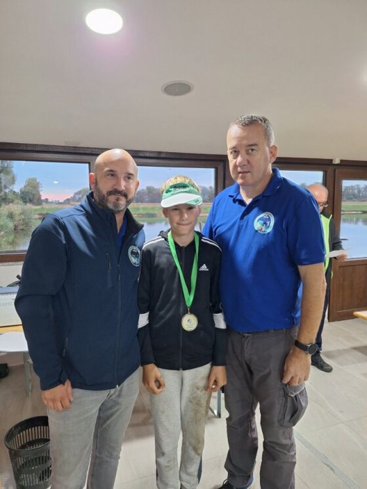 ŠESTO KOLO Završila Liga mladeži u ribolovu udicom na plovak za 2025. godinu (6) ŠESTO KOLO Završila Liga mladeži u ribolovu udicom na plovak za 2025. godinu (6)