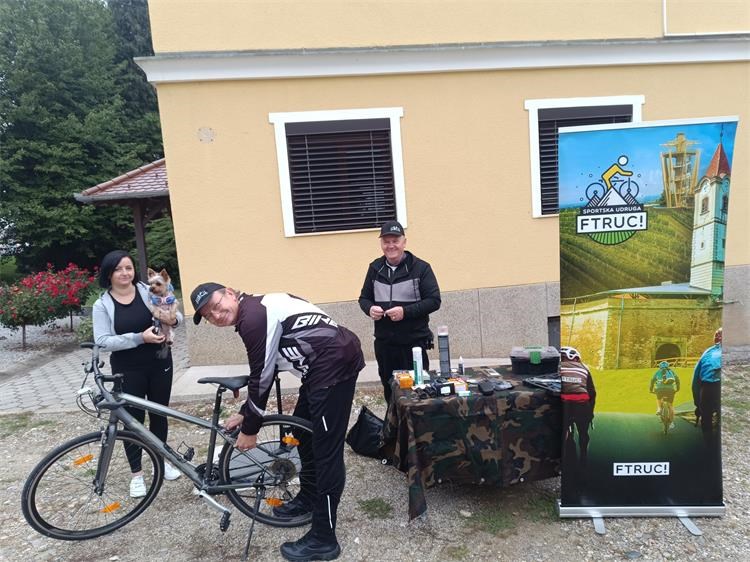SIGURNO U PROMETU Bicikli školaraca servisirani u Pleškovcu (7)
