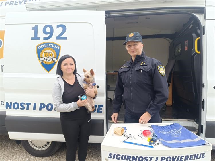 SIGURNO U PROMETU Bicikli školaraca servisirani u Pleškovcu (8)