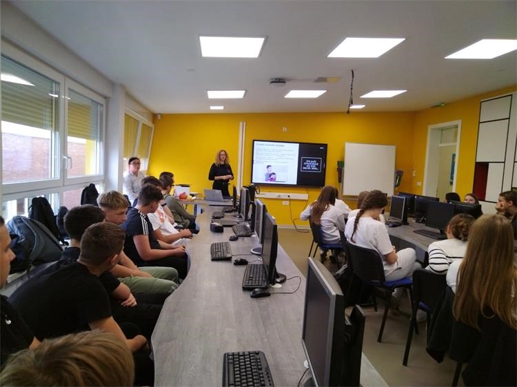 SIGURNOST DJECE Edukativno predavanje o Internetu za učenike OŠ Belica (4)