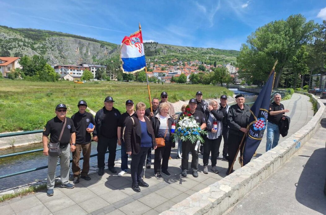 SJEĆANJE I PONOS Međimurski branitelji posjetili Livno i Tomislavgrad (11) SJEĆANJE I PONOS Međimurski branitelji posjetili Livno i Tomislavgrad (11)