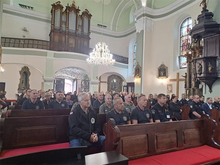 SJEĆANJE NA HEROJE Obilježena 34. obljetnica odlaska Posebne jedinice PU Varaždin u Vukovar (5)