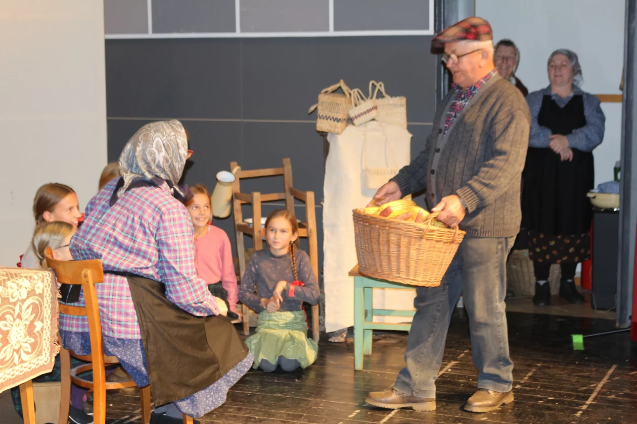 SMOTRA DRAMSKOG STVARALAŠTVA KOTORIBA (15)