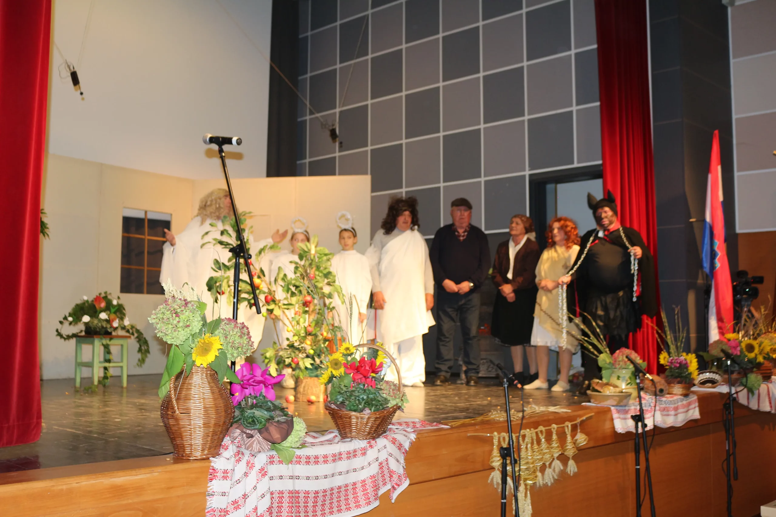 SMOTRA DRAMSKOG STVARALAŠTVA KOTORIBA (40)