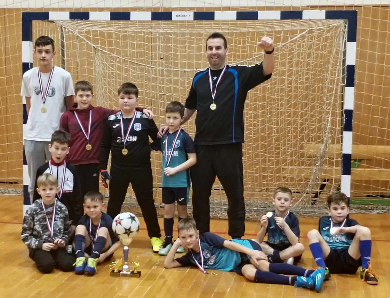 ŠN ŠTEFANEC-IVANOVEC ZLATNI ŠN ŠTEFANEC-IVANOVEC ZLATNI