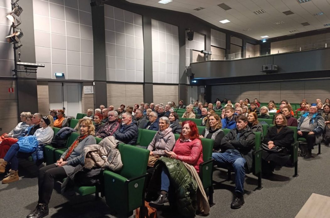 SONJA TOŠIĆ GRLAČ Borneo iz prve ruke putopis koji je ispunio CZK ‘Rudar’ (2)