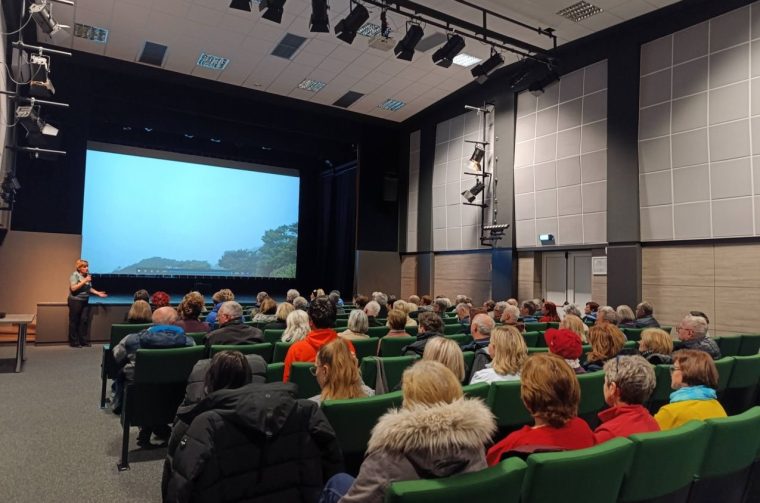 SONJA TOŠIĆ GRLAČ Borneo iz prve ruke putopis koji je ispunio CZK ‘Rudar’ (7) SONJA TOŠIĆ GRLAČ Borneo iz prve ruke putopis koji je ispunio CZK ‘Rudar’ (7)