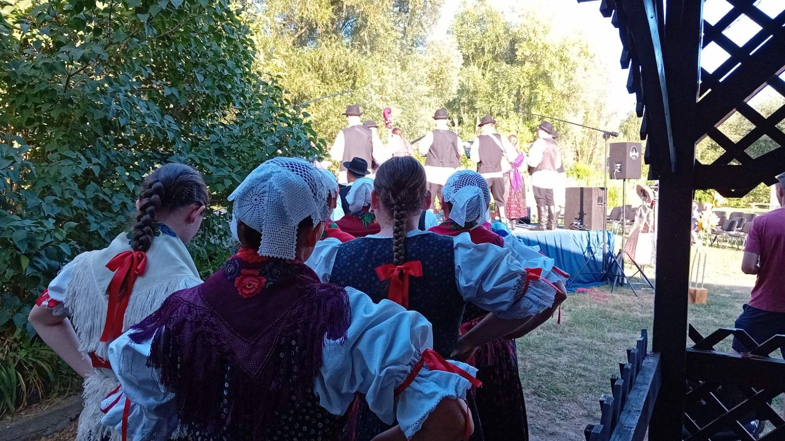 ‘SOSED, POKAŽI KAJ ZNAŠ’ Kod Kuršanca se pleše, svira i dijeli besplatan gulaš (1)