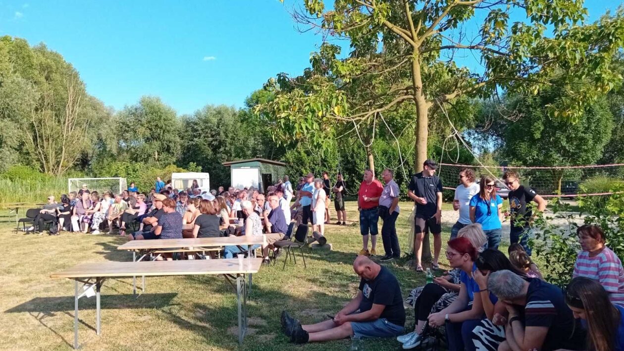 ‘SOSED, POKAŽI KAJ ZNAŠ’ Kod Kuršanca se pleše, svira i dijeli besplatan gulaš (4)