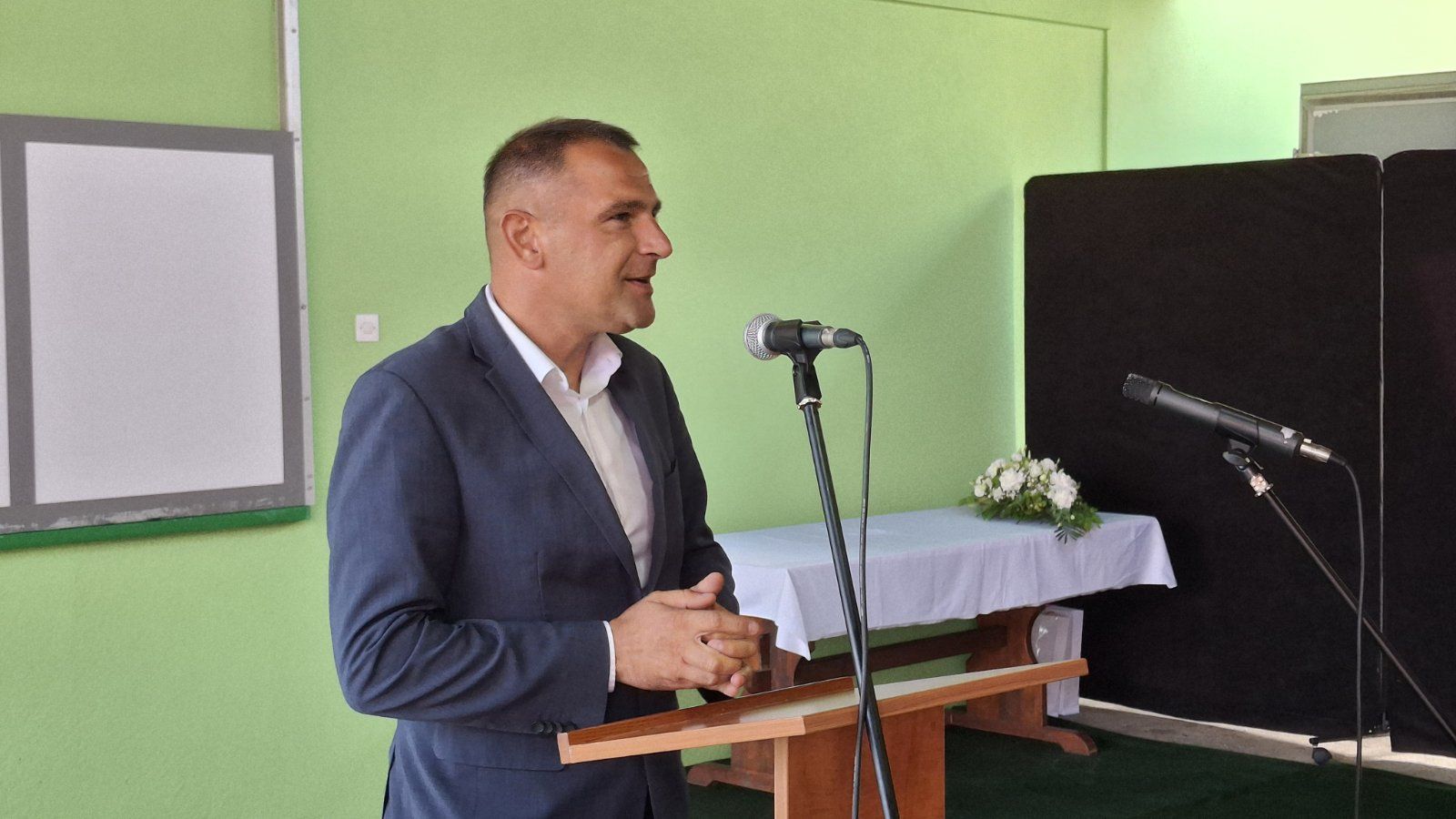 SPORTSKI PARK NIKOLA POKRIVAČ NK Bratstvo Jurovec nikada neće zaboraviti Nikolu (1) SPORTSKI PARK NIKOLA POKRIVAČ NK Bratstvo Jurovec nikada neće zaboraviti Nikolu (1)