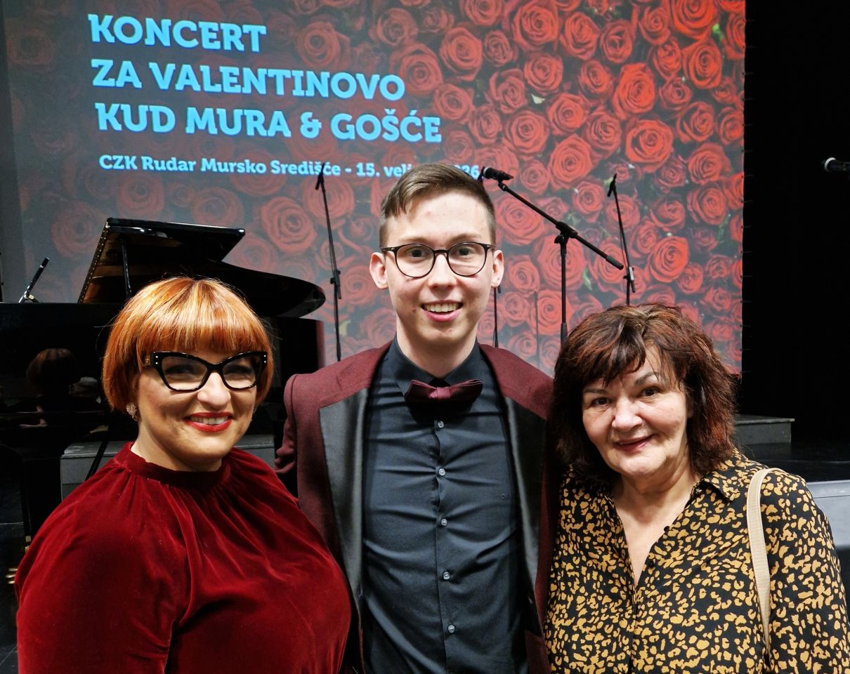 SRCE PUNO PJESME KUD Mura i gosti priredili večer za pamćenje u Centar za kulturu Rudar (15)