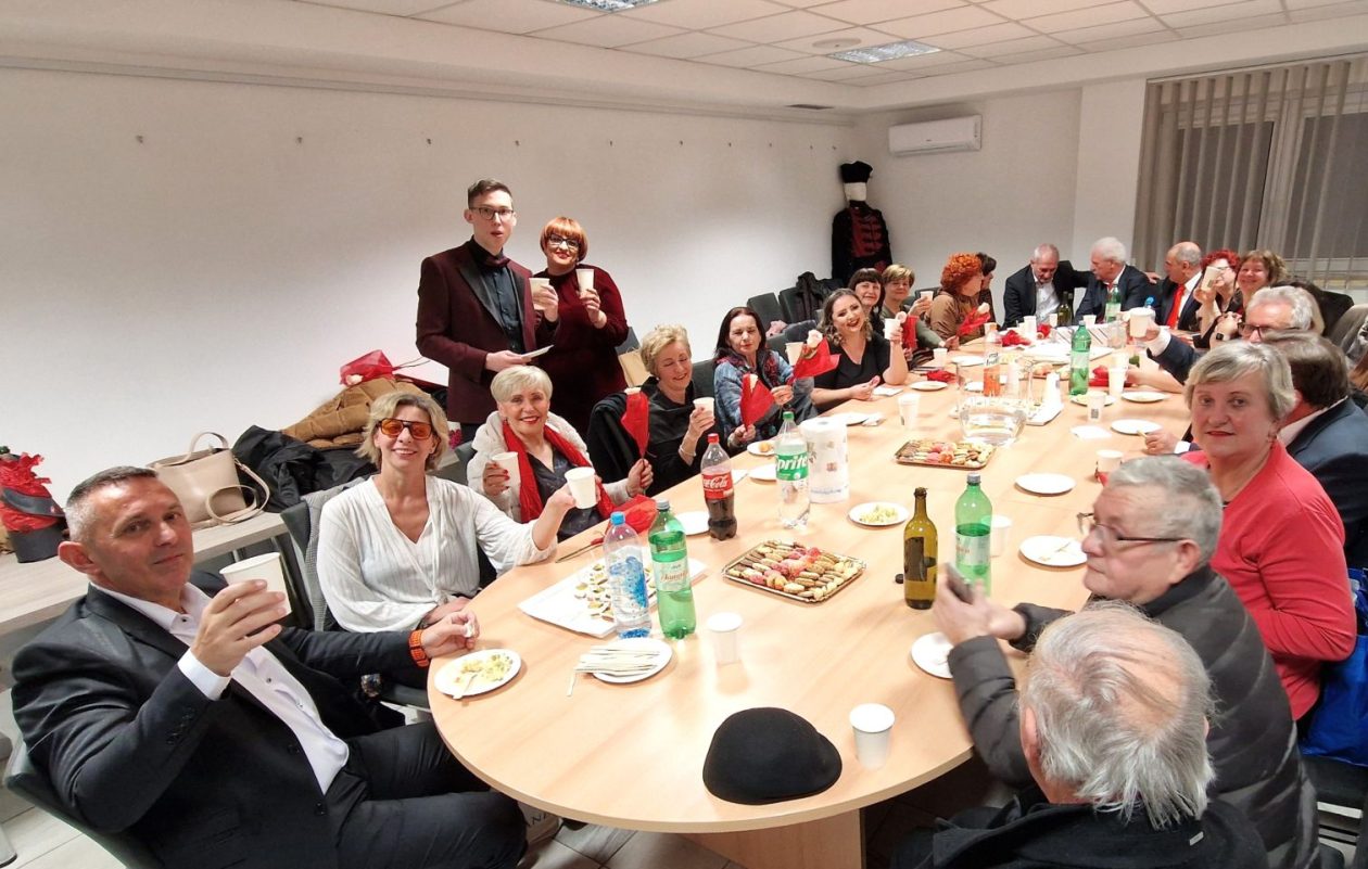 SRCE PUNO PJESME KUD Mura i gosti priredili večer za pamćenje u Centar za kulturu Rudar (16)