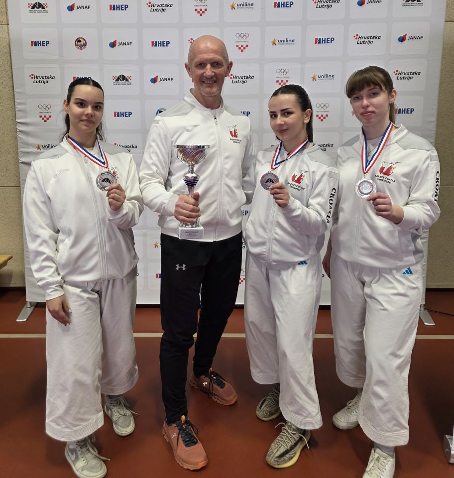 SREBRNA EKIPA Seniorke Karate kluba Šenkovec viceprvakinje Hrvatske (1)