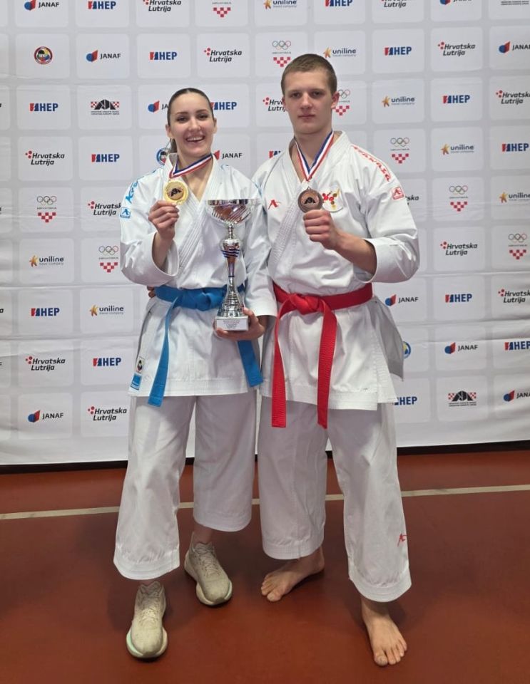 SREBRNA EKIPA Seniorke Karate kluba Šenkovec viceprvakinje Hrvatske (10)