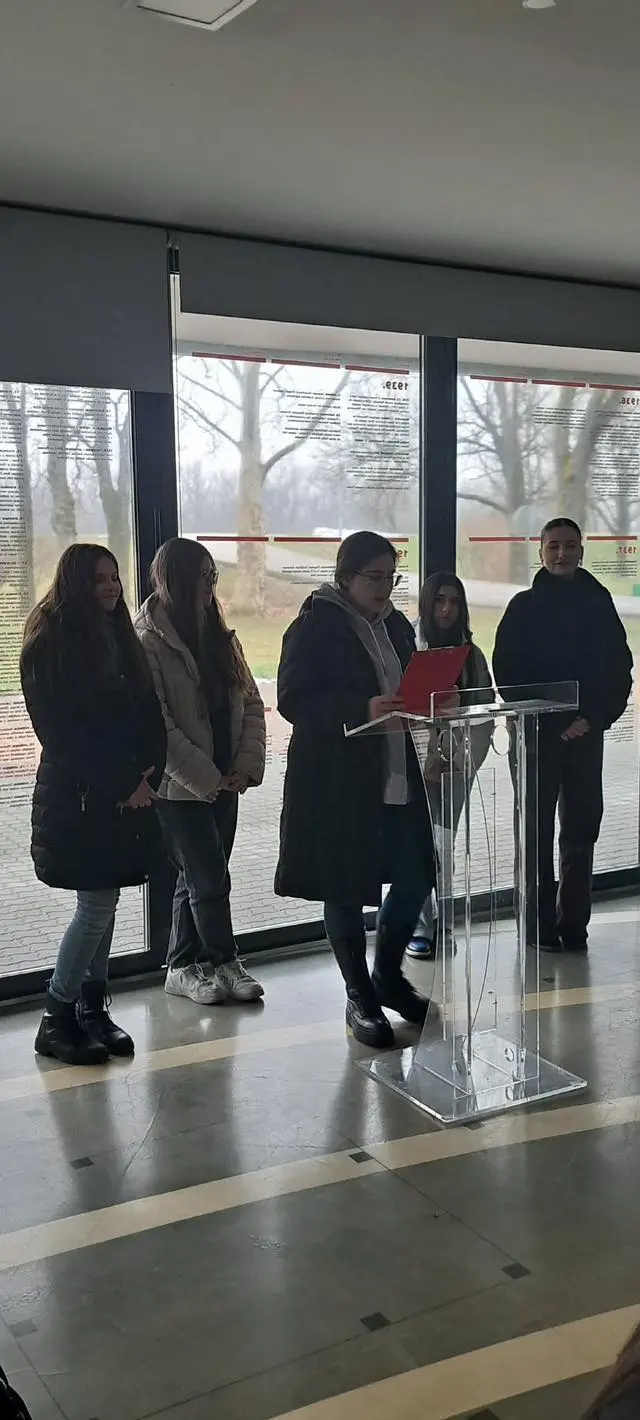 SREDNJA ŠKOLA PRELOG (12) SREDNJA ŠKOLA PRELOG (12)