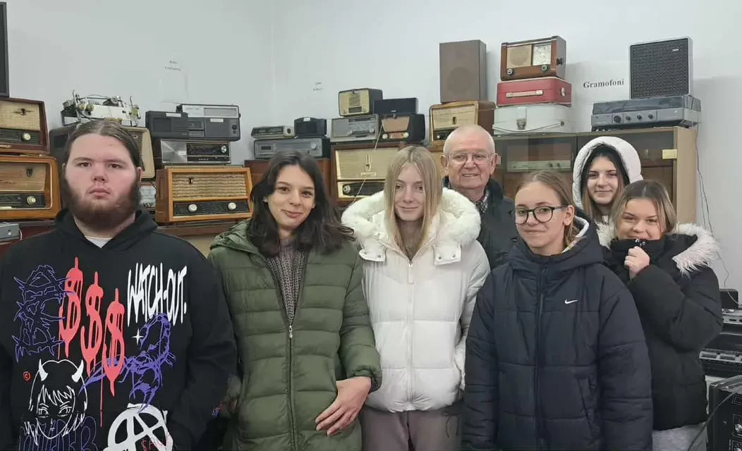 SREDNJA ŠKOLA PRELOG MUZEJ STARINA (1)