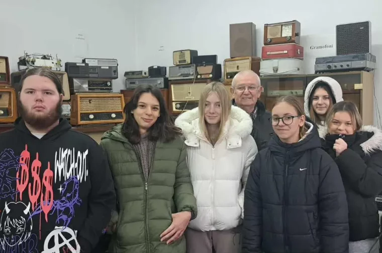 SREDNJA ŠKOLA PRELOG MUZEJ STARINA (1)