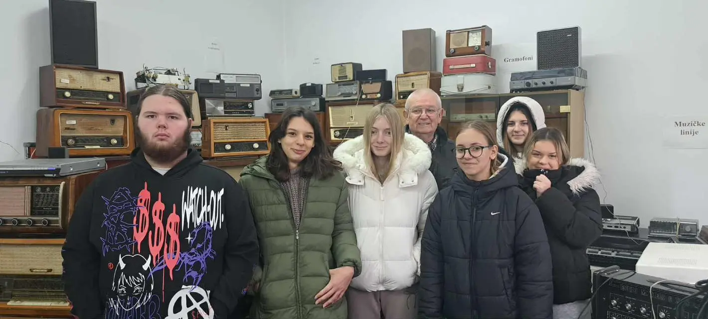 SREDNJA ŠKOLA PRELOG MUZEJ STARINA (1)