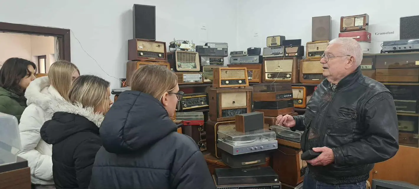 SREDNJA ŠKOLA PRELOG MUZEJ STARINA (2)