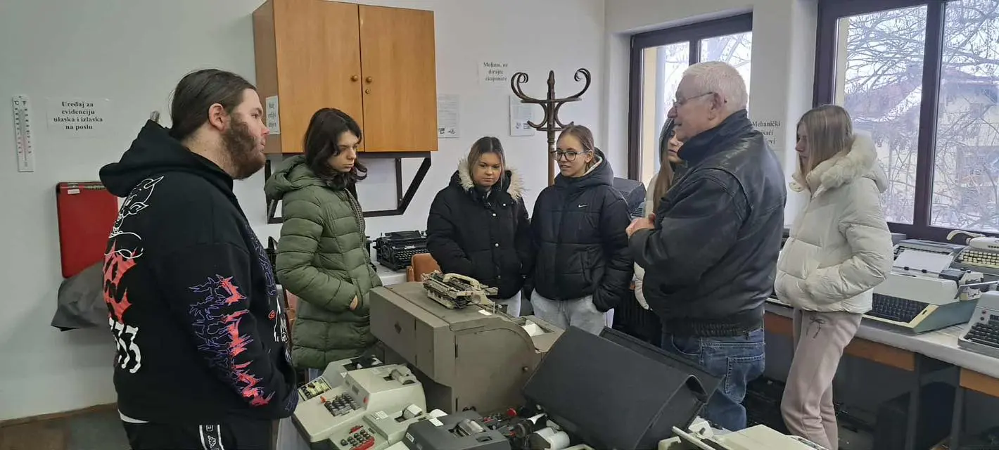 SREDNJA ŠKOLA PRELOG MUZEJ STARINA (5)