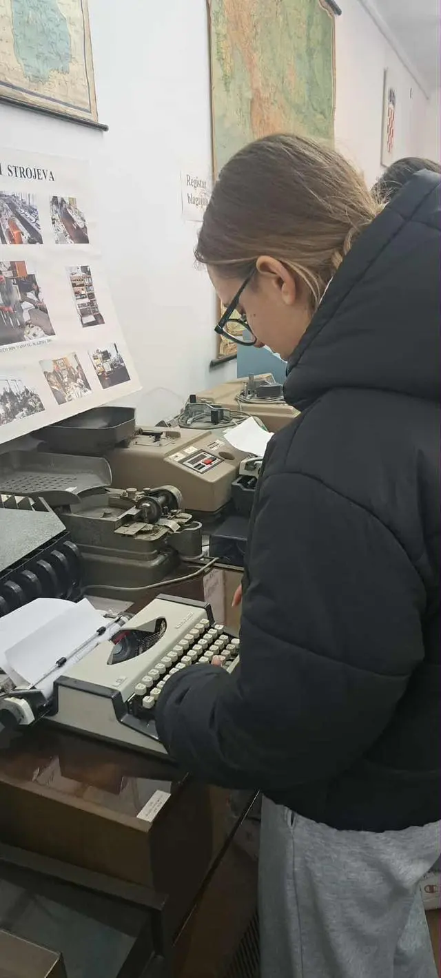 SREDNJA ŠKOLA PRELOG MUZEJ STARINA (8)