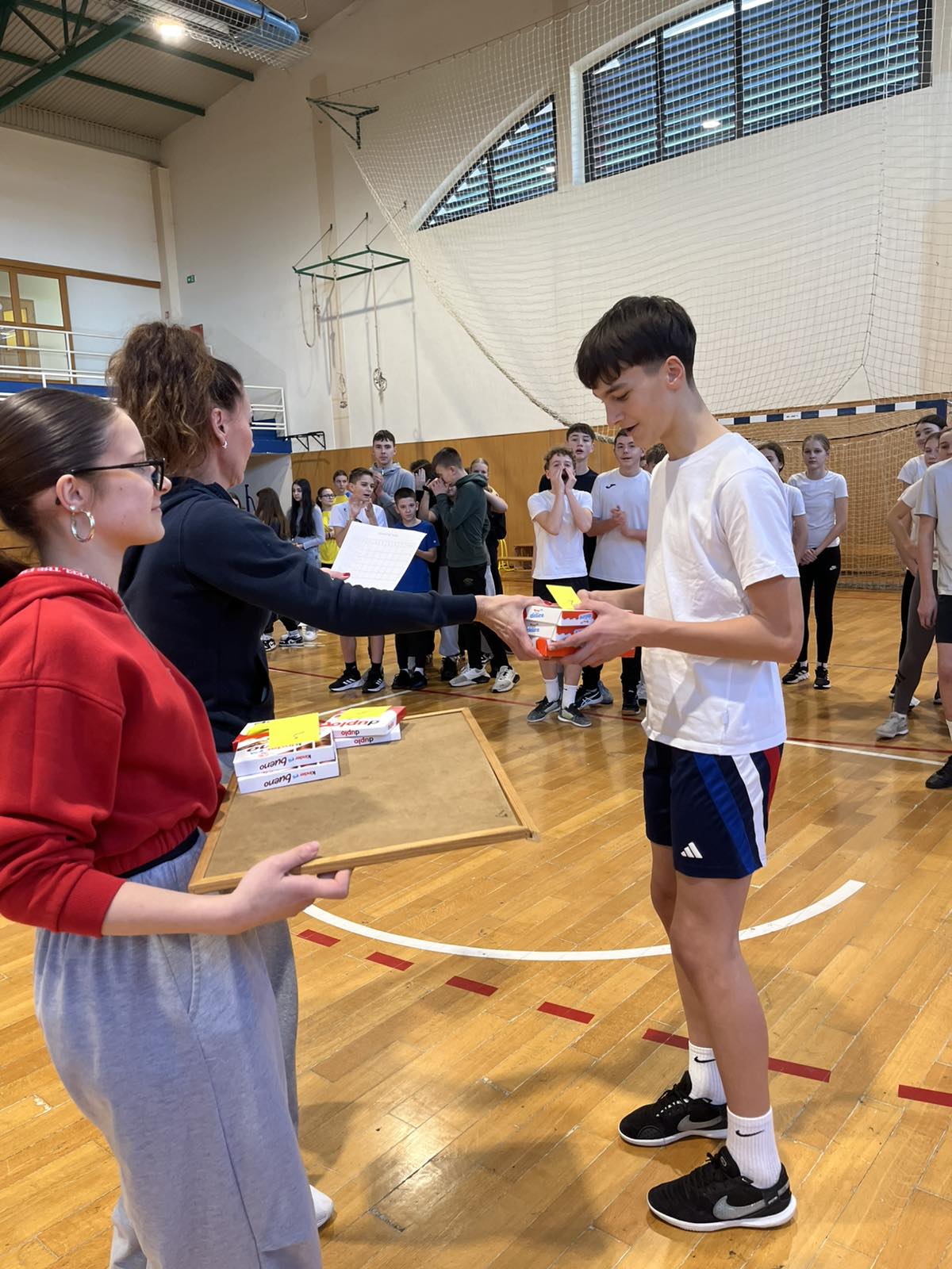 SREDNJA ŠKOLA PRELOG ‘SHE’ štafetne igre (13) SREDNJA ŠKOLA PRELOG ‘SHE’ štafetne igre (13)