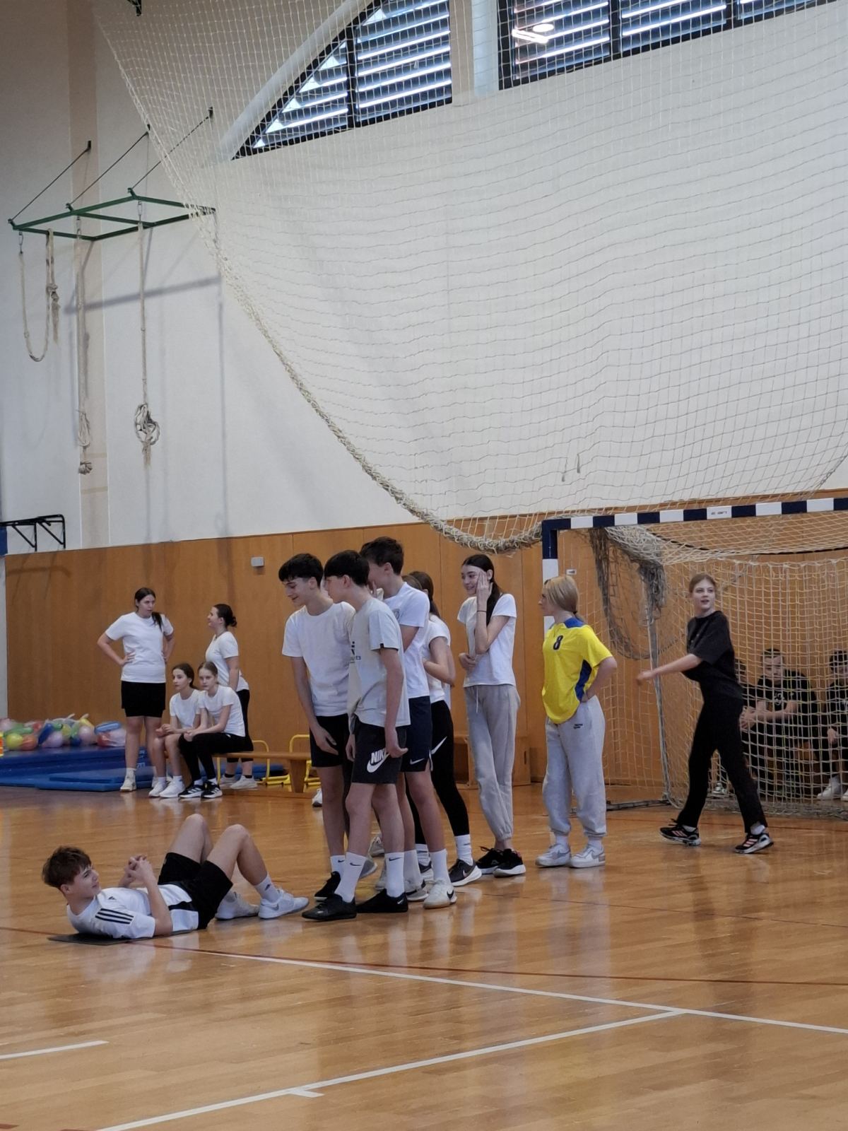 SREDNJA ŠKOLA PRELOG ‘SHE’ štafetne igre (7) SREDNJA ŠKOLA PRELOG ‘SHE’ štafetne igre (7)