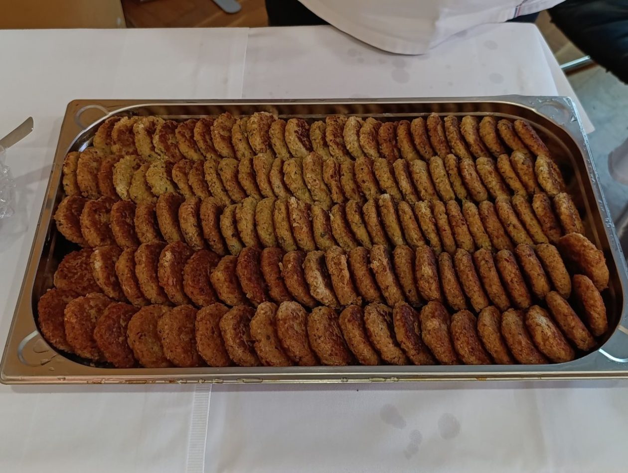 SŠ PRELOG Nastavnici razmjenjivali iskustva i kušali vrhunske delicije (10) SŠ PRELOG Nastavnici razmjenjivali iskustva i kušali vrhunske delicije (10)