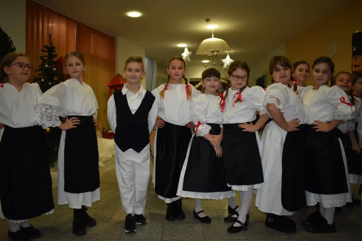 STRAHONINEC Božićna priredba (13)