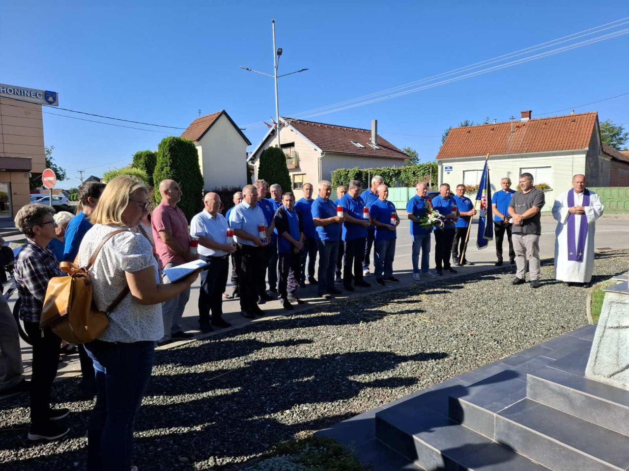 STRAHONINEC Mještani odali počast poginulim braniteljima (1)