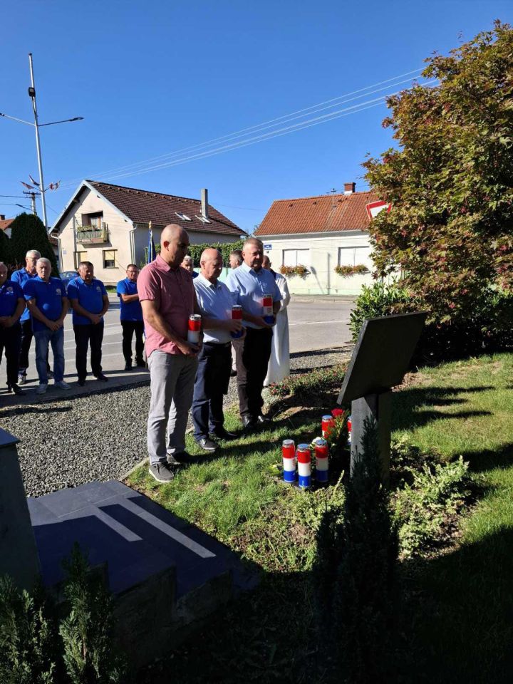 STRAHONINEC Mještani odali počast poginulim braniteljima (2)