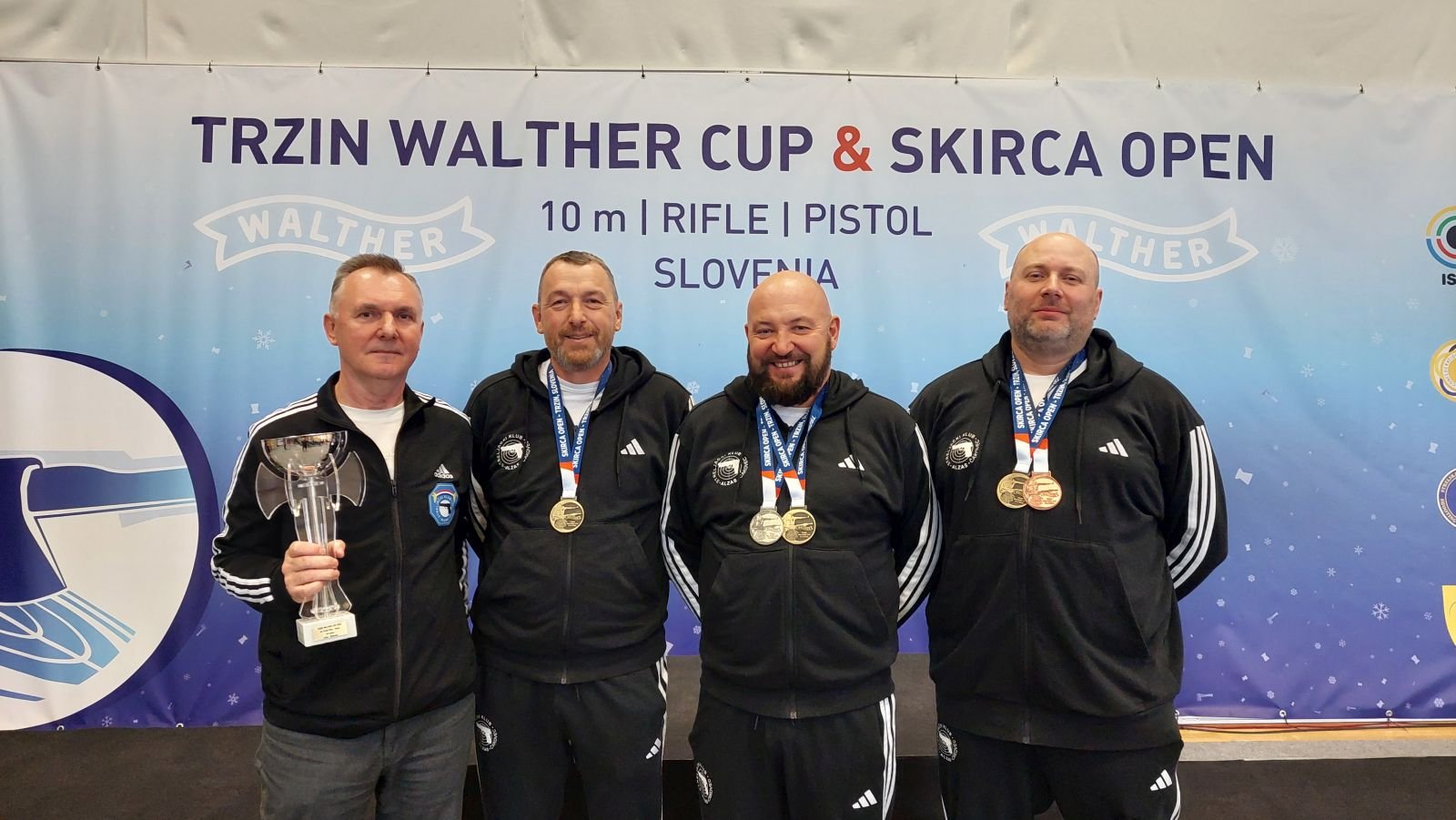 STRELJAČKI USPJEH Izvrstan početak godine za SK Alzas Čakovec ekipno zlato i dva postolja u Trzinu (9) STRELJAČKI USPJEH Izvrstan početak godine za SK Alzas Čakovec ekipno zlato i dva postolja u Trzinu (9)