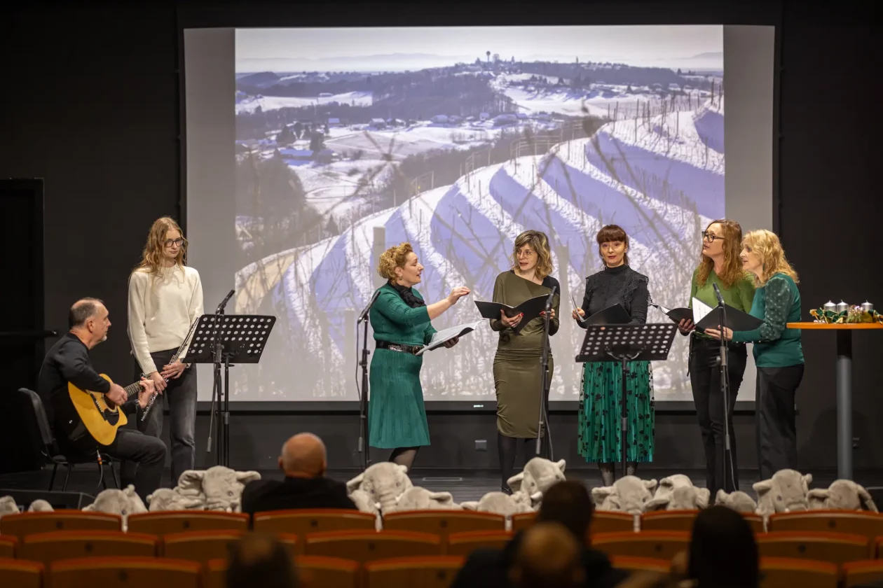 ŠTRIGOVA Darivanja najmlađih 27 (11) ŠTRIGOVA Darivanja najmlađih 27 (11)