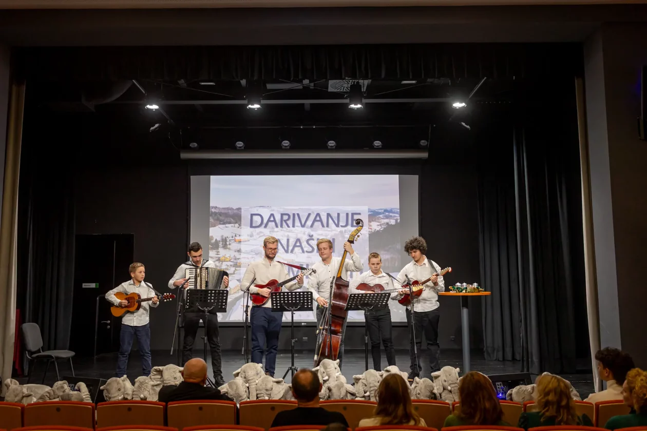 ŠTRIGOVA Darivanja najmlađih 27 (3) ŠTRIGOVA Darivanja najmlađih 27 (3)