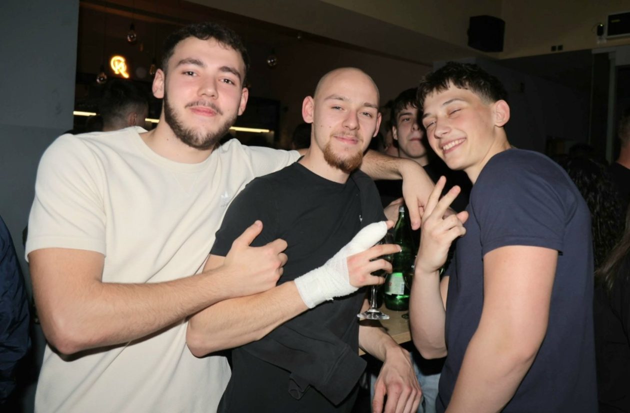 STUDENTSKI PARTY Mladi preplavili gradsku kavanu i napravili vrhunsku atmosferu (14)