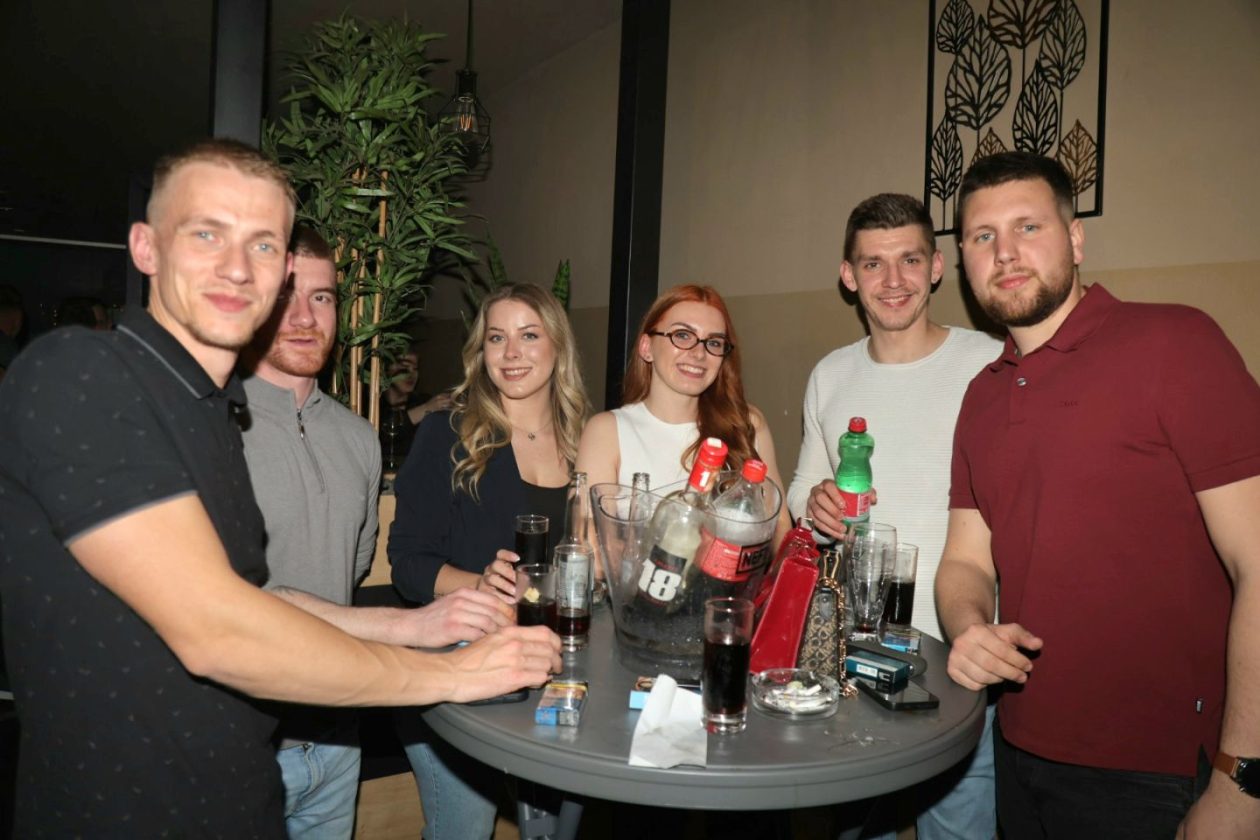 STUDENTSKI PARTY Mladi preplavili gradsku kavanu i napravili vrhunsku atmosferu (30)
