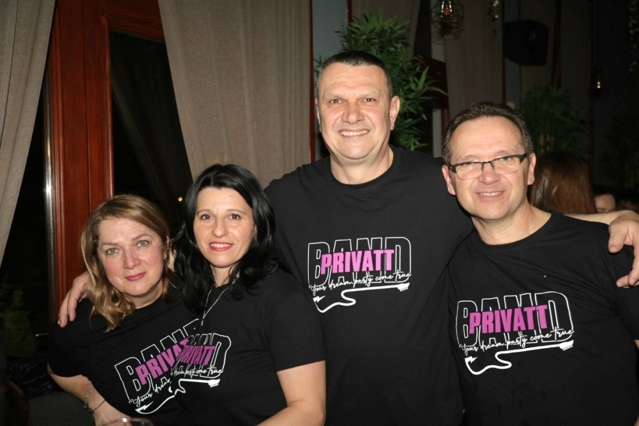 STUDENTSKI PARTY Mladi preplavili gradsku kavanu i napravili vrhunsku atmosferu (6)