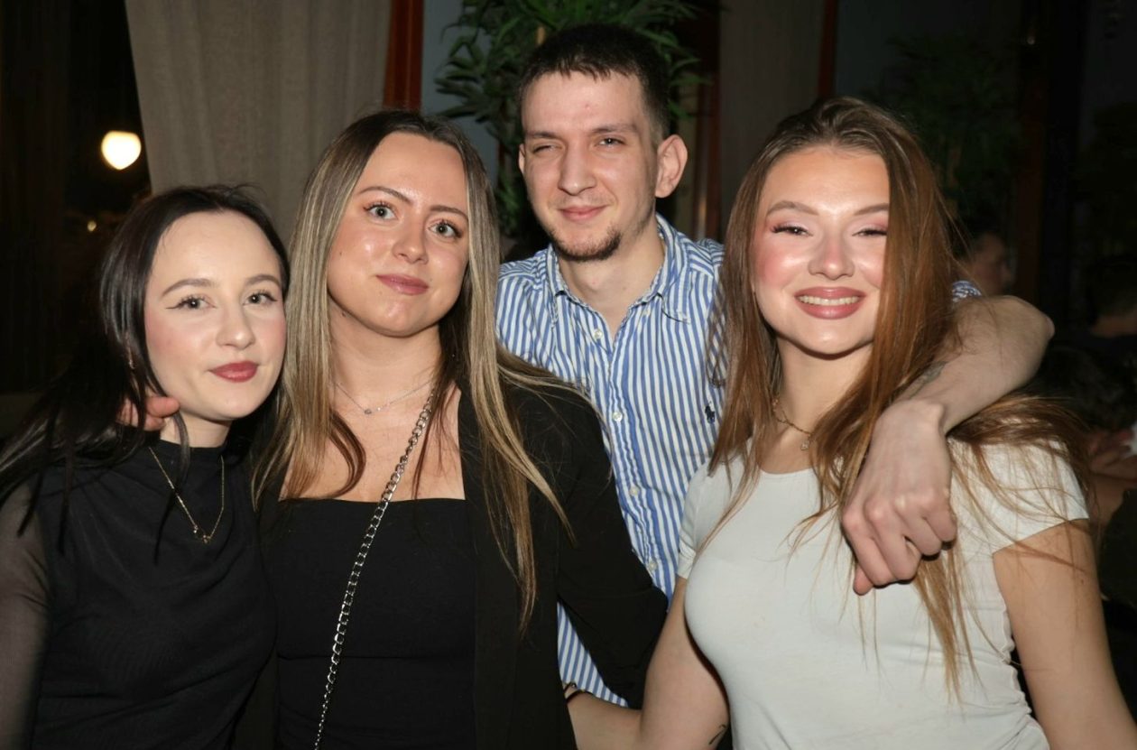 STUDENTSKI PARTY Mladi preplavili gradsku kavanu i napravili vrhunsku atmosferu (9)