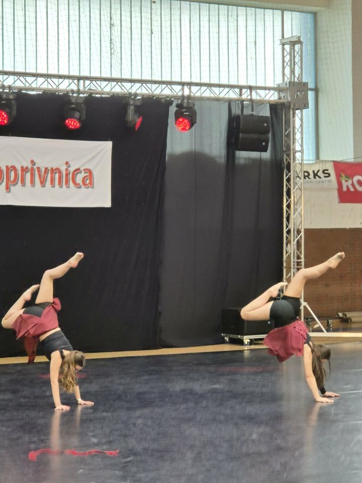 STUDIO VIVONA Čakovčanke Antea i Sara osvojile Dance Cup u Koprivnici (2) STUDIO VIVONA Čakovčanke Antea i Sara osvojile Dance Cup u Koprivnici (2)