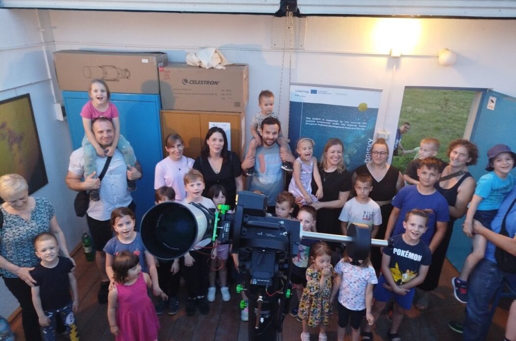 SUNČEKA U SVEMIRU Posjet Dječjeg vrtića Cipelica zvjezdarnici bio pun svemirskih doživljaja (4) SUNČEKA U SVEMIRU Posjet Dječjeg vrtića Cipelica zvjezdarnici bio pun svemirskih doživljaja (4)