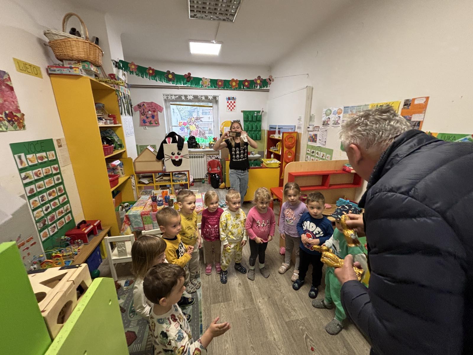 SV. MARTIN NA MURI Slatki pokloni i osmijesi Uskrsno iznenađenje za vrtiće i školu (6)